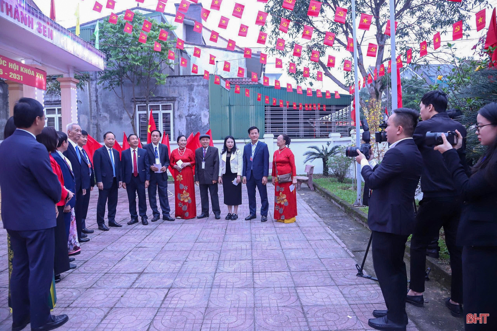 Phóng viên tác nghiệp