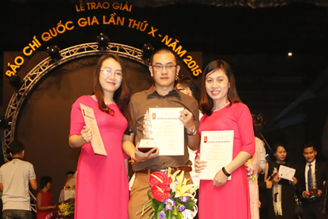 Nhóm tác giả Mai Thủy - Hữu Trung - Nguyễn Oanh đạt giải C - Giải Báo chí Quốc gia 2015