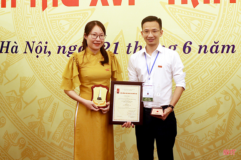 Nhóm tác giả: Thành Chung, Công Ngọc nhận giải C - Giải Báo chí quốc gia năm 2021